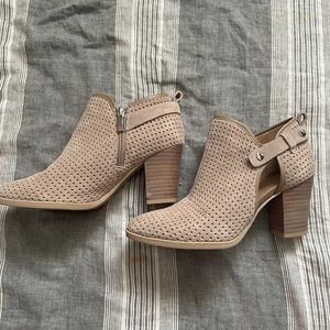 Casual booties